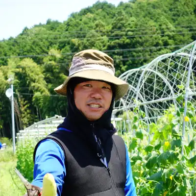 農業で人間エアコン水冷服を使用シーン
